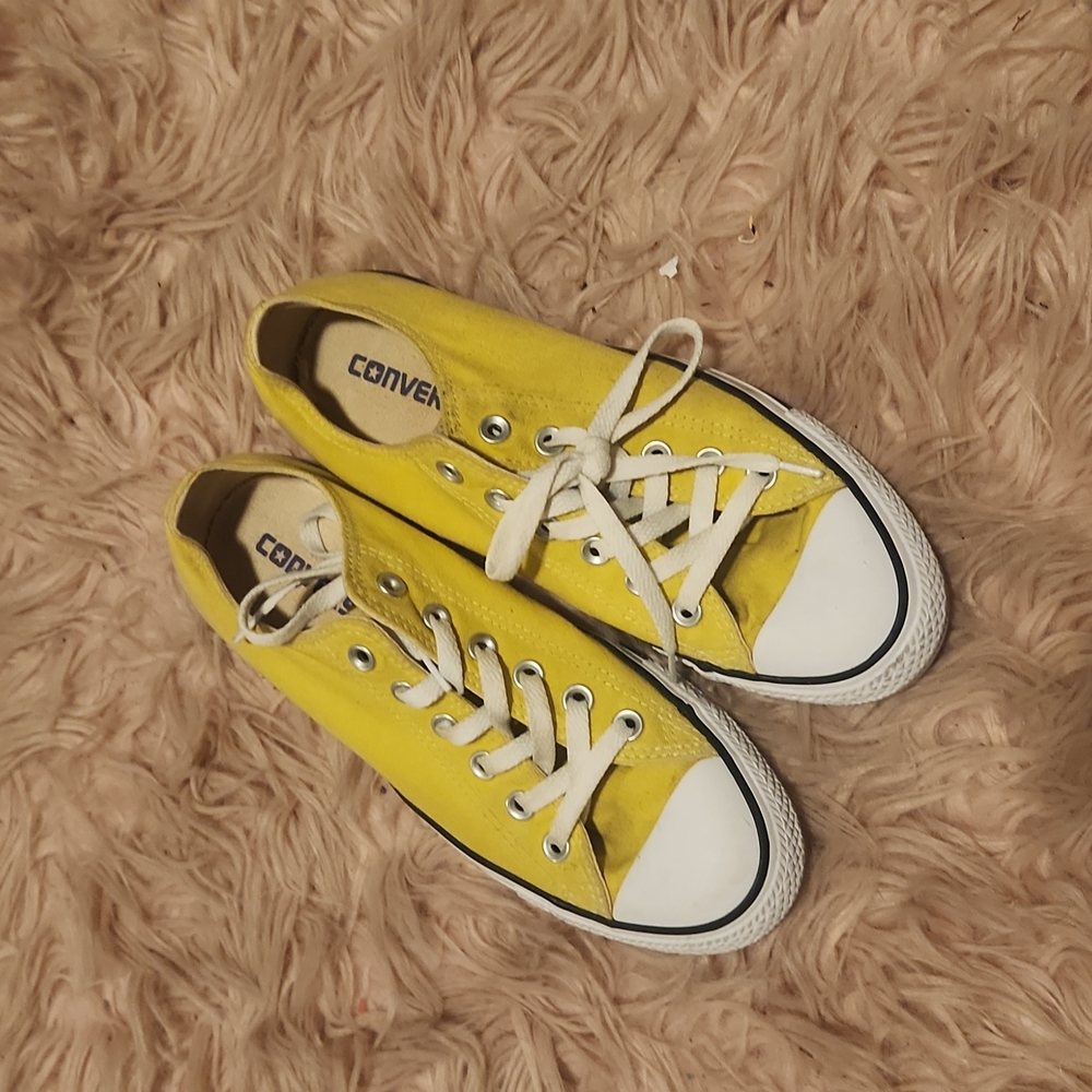 Yellow converse